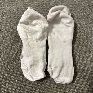 Worked out in socks for 2 hours. Walked in socks for total of 9 hours. Size 6